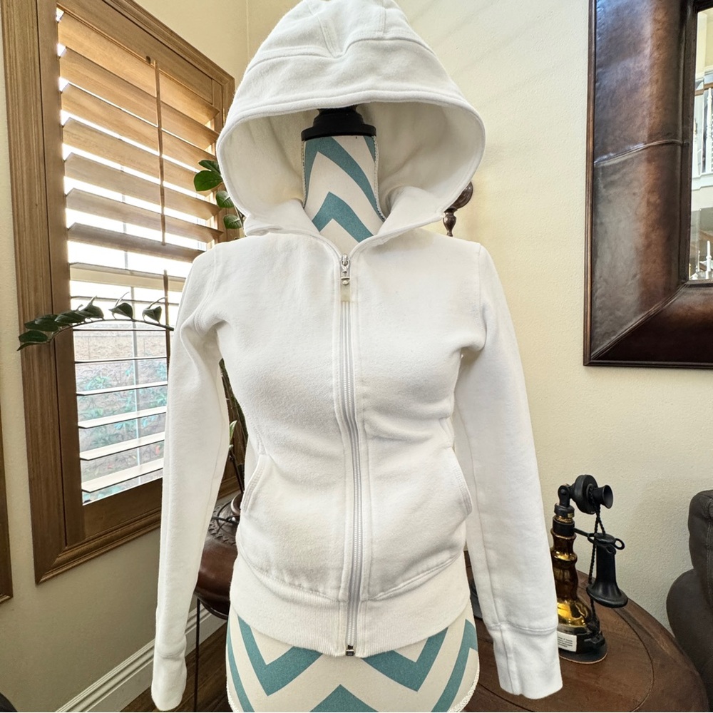 “ZELLA” Women's White Hoodie Sweater